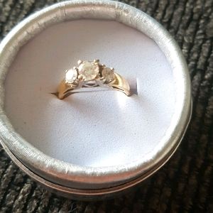 Ring 14k yellow gold with genuine diamonds